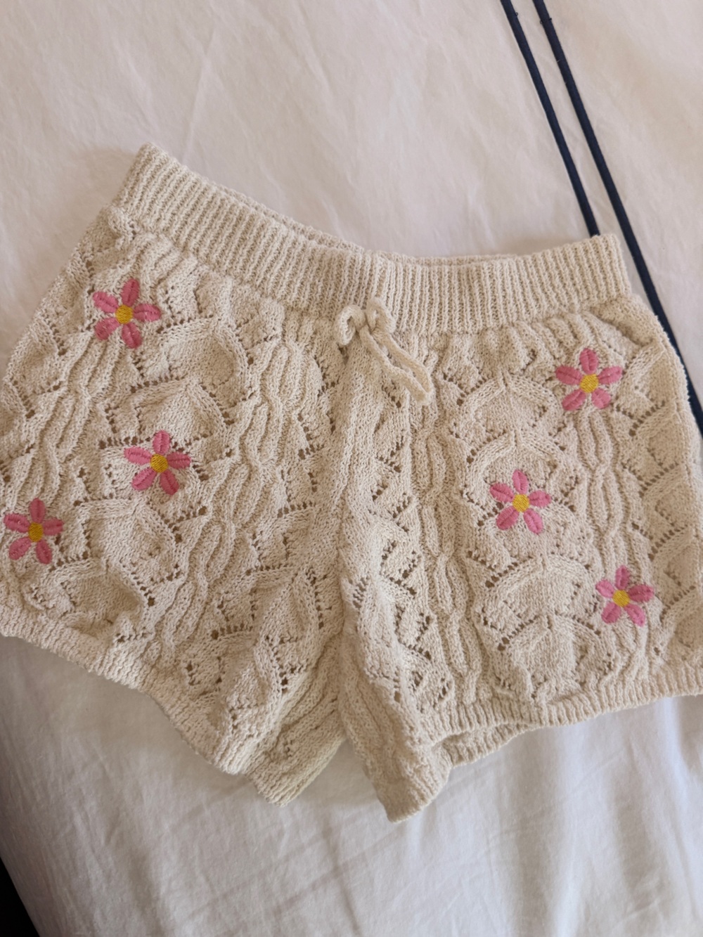 Zara Cream Knit Shorts with Pink Daisy Embroidery